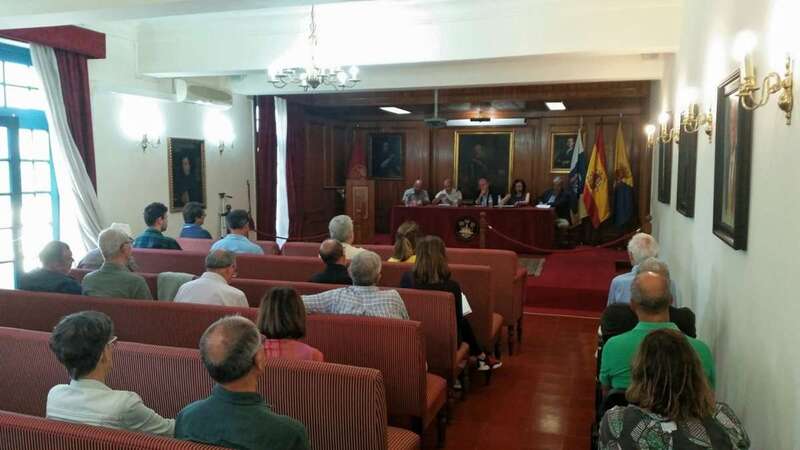 El debate se celebró el pasado 11 de septiembre en la sede de la RSEAPGC (Foto Jesús Ruiz)