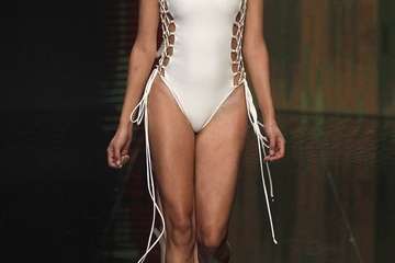 Diez marcas canarias de jóvenes diseñadores, ocho de Gran Canaria, una de La Palma y otra de Tenerife, abren el primer día de desfile (Foto TA)