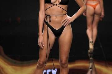 Diez marcas canarias de jóvenes diseñadores, ocho de Gran Canaria, una de La Palma y otra de Tenerife, abren el primer día de desfile (Foto TA)