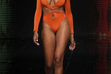 Diez marcas canarias de jóvenes diseñadores, ocho de Gran Canaria, una de La Palma y otra de Tenerife, abren el primer día de desfile (Foto TA)