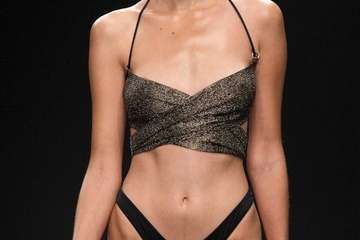 Diez marcas canarias de jóvenes diseñadores, ocho de Gran Canaria, una de La Palma y otra de Tenerife, abren el primer día de desfile (Foto TA)