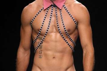 Diez marcas canarias de jóvenes diseñadores, ocho de Gran Canaria, una de La Palma y otra de Tenerife, abren el primer día de desfile (Foto TA)