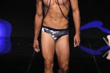 Diez marcas canarias de jóvenes diseñadores, ocho de Gran Canaria, una de La Palma y otra de Tenerife, abren el primer día de desfile (Foto TA)