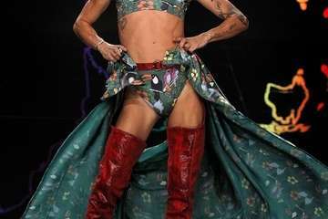 Diez marcas canarias de jóvenes diseñadores, ocho de Gran Canaria, una de La Palma y otra de Tenerife, abren el primer día de desfile (Foto TA)