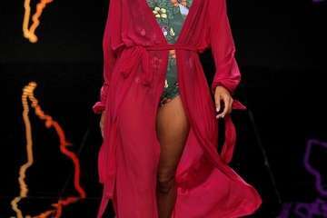 Diez marcas canarias de jóvenes diseñadores, ocho de Gran Canaria, una de La Palma y otra de Tenerife, abren el primer día de desfile (Foto TA)