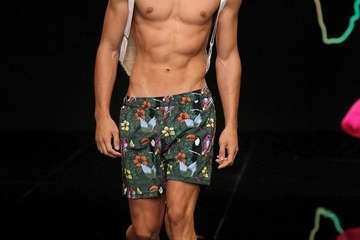 Diez marcas canarias de jóvenes diseñadores, ocho de Gran Canaria, una de La Palma y otra de Tenerife, abren el primer día de desfile (Foto TA)