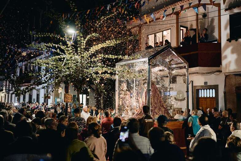 La imagen de la Virgen del Pino, a su llegada a Moya (Foto TA)