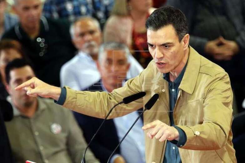 Pedro Sánchez, durante su último acto electoral en Gran Canaria (Foto Efe / Elvira Urquijo A.)