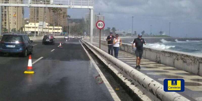 Carril cerrado al tráfico (Foto TA)