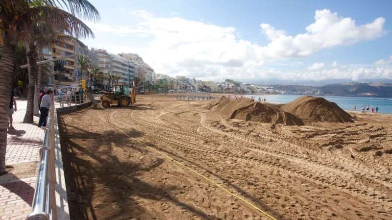 Imagen de archivo de los preparativos del belén de Las Canteras (Foto LPAvisit.com)