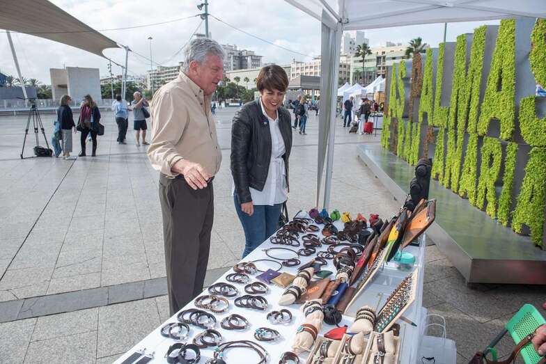 El mercado, situado en la Plaza Islas Canarias, al lado del Intercambiador de Santa Catalina, contará con 10 puestos de artesanía (Foto TA)