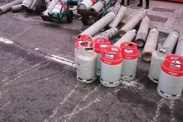 Aparatoso incendio en el polígono industrial capitalino de Las Torres (Foto TA)