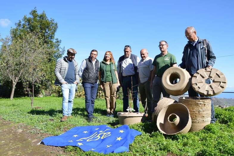 Momento de la entrega del lote de Cocoon (Foto TA)
