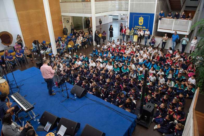 Doscientos menores versearon contra esta lacra de la mano de Yeray Rodríguez (Foto TA)