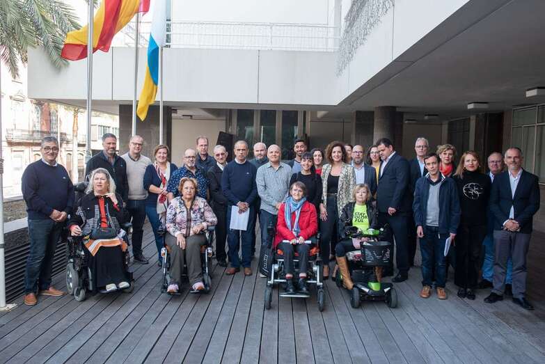 El Cabildo acoge un acto en el que CERMI solicita el arrope de la sociedad para tener una vida decente e intensa (Foto TA)