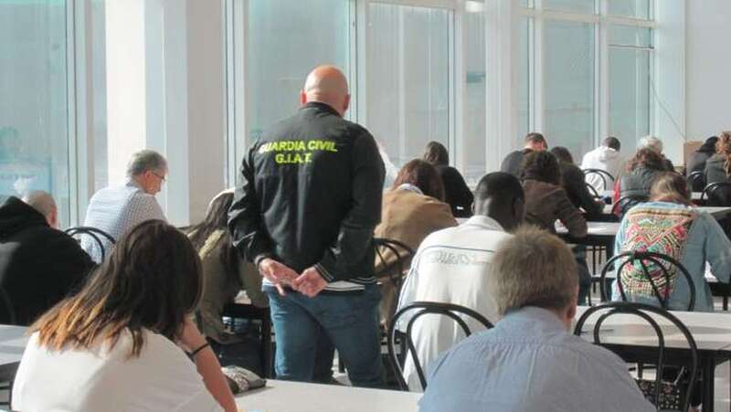 Exámenes para obtener el permiso de conducir (Foto TA)