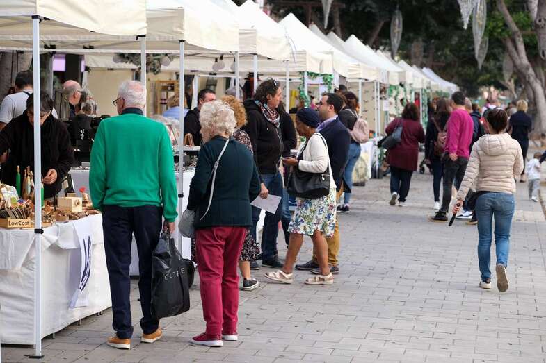 El mercadillo abrió este jueves (Foto TA)