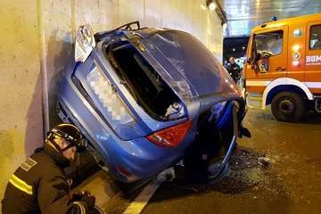 Aparatoso accidente en el túnel Julio Luengo de la capital grancanaria (Foto TA)