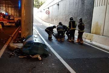Aparatoso accidente en el túnel Julio Luengo de la capital grancanaria (Foto TA)