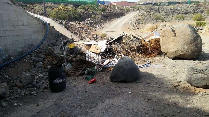 Basura acumulada en un barranco de la Isla (Foto TA)