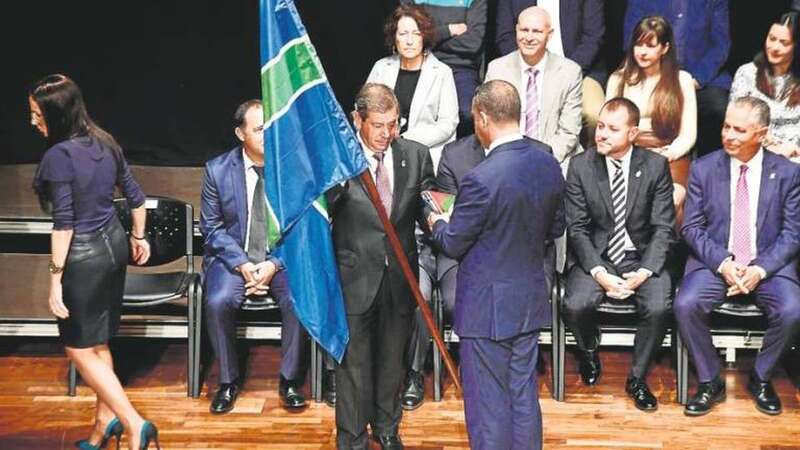 El alcalde de Tejeda, Juan Francisco Perera, y el presidente saliente de la Mancomunidad del Norte, Raúl Afonso (Foto Canarias7 / Arcadio Suárez)