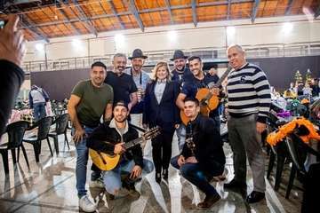La murga teldense Los Nietos de SaryMánchez vuelve a triunfar en el Carnaval capitalino (Foto TA y Lpcarnaval)