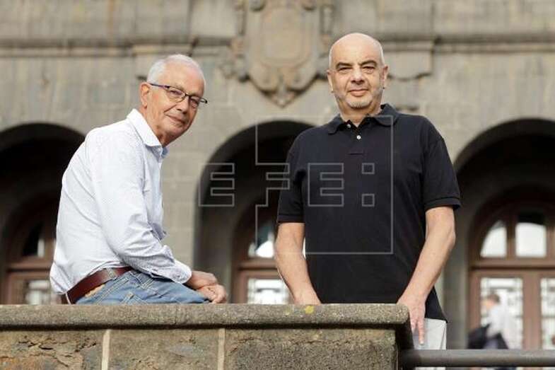 El geógrafo Eustaquio Villalba (i) y José Barrios (d), profesor de Matemáticas y doctor en Historia (Foto EFE / Ramón de la Rocha)