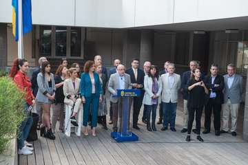  El Cabildo iza la bandera feminista (Foto TA)