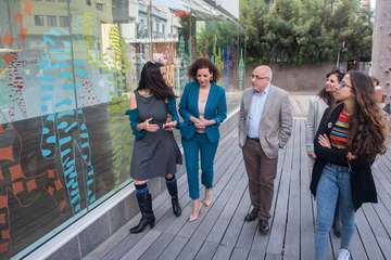  El Cabildo iza la bandera feminista (Foto TA)