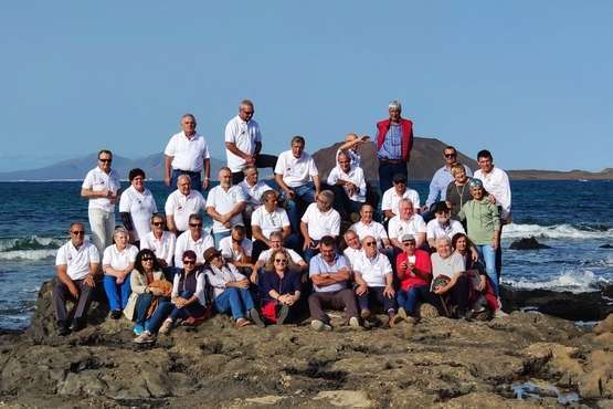 Antiguos alumnos de la primera promoción de la Universidad laboral de Las Palmas en su VI Encuentro (Foto TA)