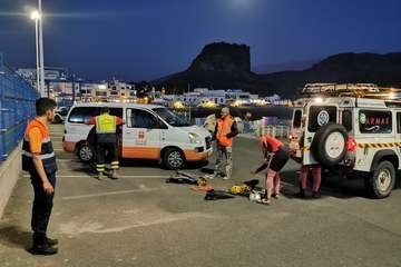 Búsqueda de la cuarta persona que estaba en apuros en aguas de Agaete (Foto TA)