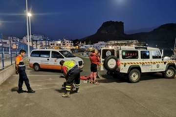 Búsqueda de la cuarta persona que estaba en apuros en aguas de Agaete (Foto TA)