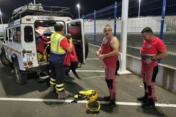 Búsqueda de la cuarta persona que estaba en apuros en aguas de Agaete (Foto TA)