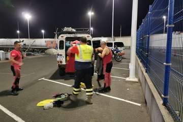 Búsqueda de la cuarta persona que estaba en apuros en aguas de Agaete (Foto TA)