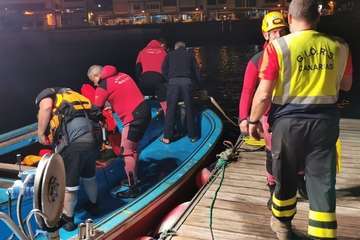 Búsqueda de la cuarta persona que estaba en apuros en aguas de Agaete (Foto TA)