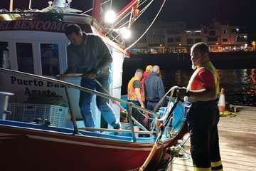 Búsqueda de la cuarta persona que estaba en apuros en aguas de Agaete (Foto TA)