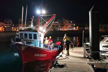 Búsqueda de la cuarta persona que estaba en apuros en aguas de Agaete (Foto TA)