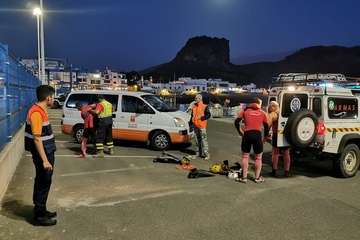 Búsqueda de la cuarta persona que estaba en apuros en aguas de Agaete (Foto TA)