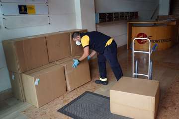 El sector del transporte de Gran Canaria comienza a recibir mascarillas (Foto Acfi Press)