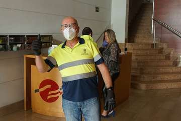 El sector del transporte de Gran Canaria comienza a recibir mascarillas (Foto Acfi Press)