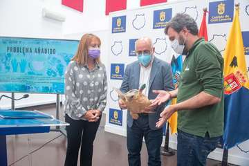 El Cabildo dedicó hoy el Día del Medio Ambiente al nuevo problema de la contaminación originada por el plástico (Foto TA)
