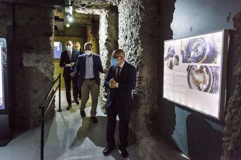 Interior de la réplica de la cueva de Risco Caído (Foto TA)
