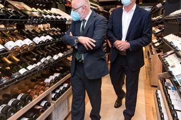 La Cava de Piñero, una vinoteca de vanguardia, abre sus puertas en la Isla/TA.