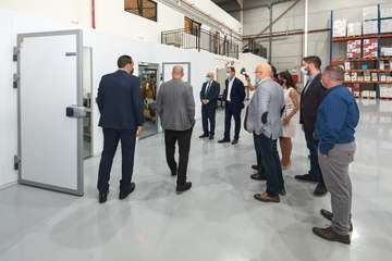 La Cava de Piñero, una vinoteca de vanguardia, abre sus puertas en la Isla/TA.