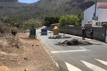 Vecinos de Tunte plantan barricadas para impedir el alojamiento de inmigrantes/MA/CA y TA.