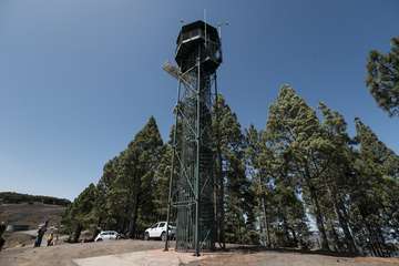 El Cabildo diseña un plan para aumentar las zonas de cortafuegos por su gran efectividad y renovará la red de cámaras de vigilancia/TA.