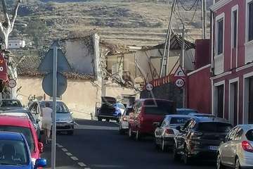 Derrumbe de la fachada de una casa en Santa Brígida/TA.