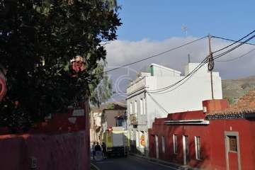 Derrumbe de la fachada de una casa en Santa Brígida/TA.