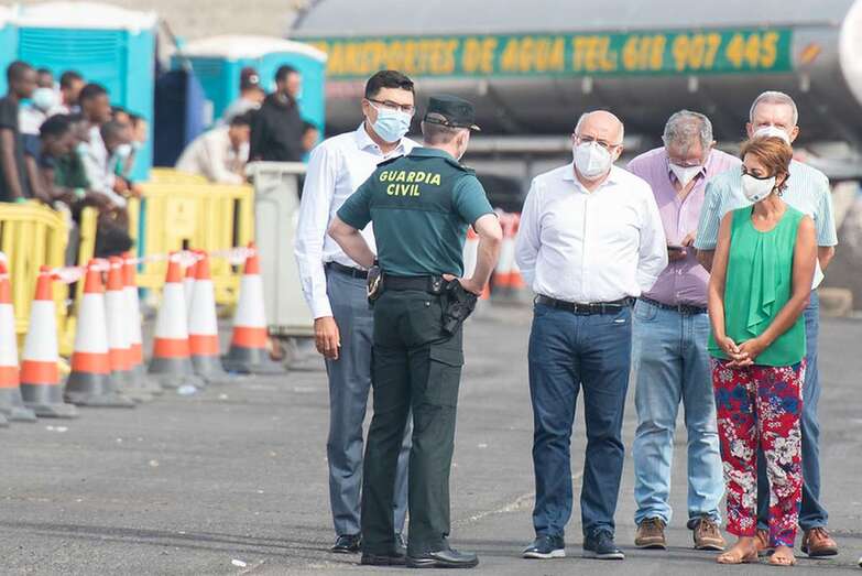 El presidente del Cabildo durante la visita a 