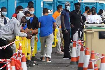 Morales pide el traslado de inmigrantes al continente europeo para que la isla